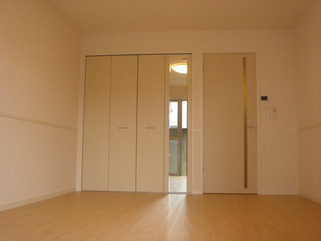 居室・リビング　こちらの居間で趣味の時間をお楽しみください