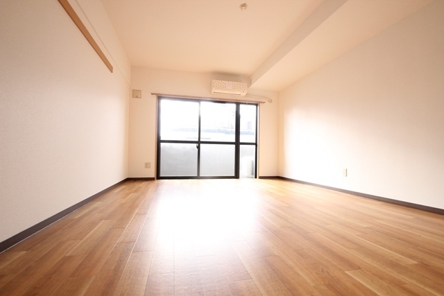 居室・リビング　別号室の写真です