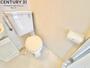 トイレ　落ち着いた色調のトイレです