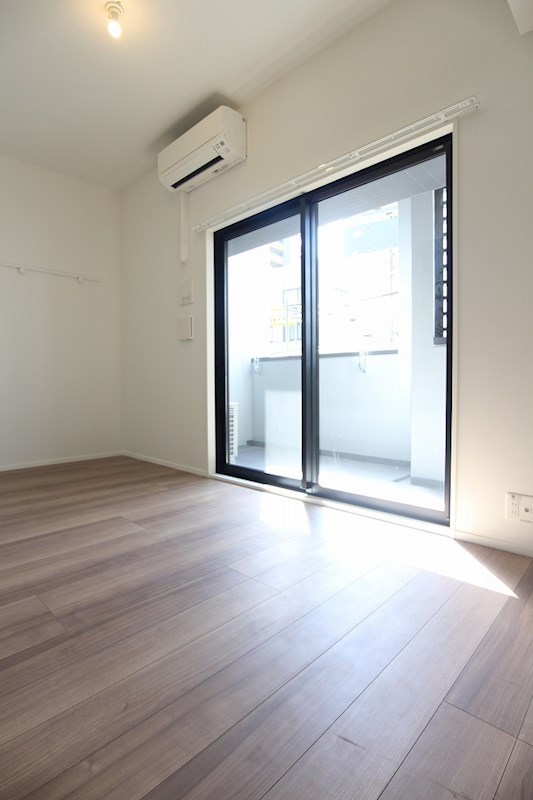 居室・リビング　リビング※別号室の参考写真になります。