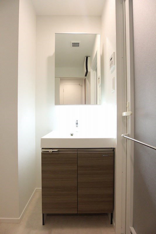 洗面設備　洗面所※別号室の参考写真になります。