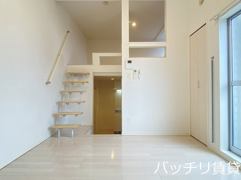 居室・リビング　同型タイプの為、現状を優先いたします。