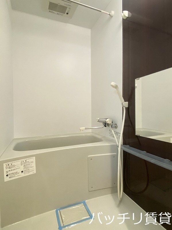 バス・シャワールーム　同型タイプの為、現状を優先いたします。