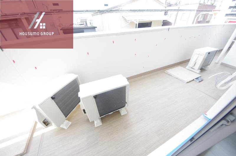 バルコニー　バルコニーからの眺めを楽しみながら食事をしませんか