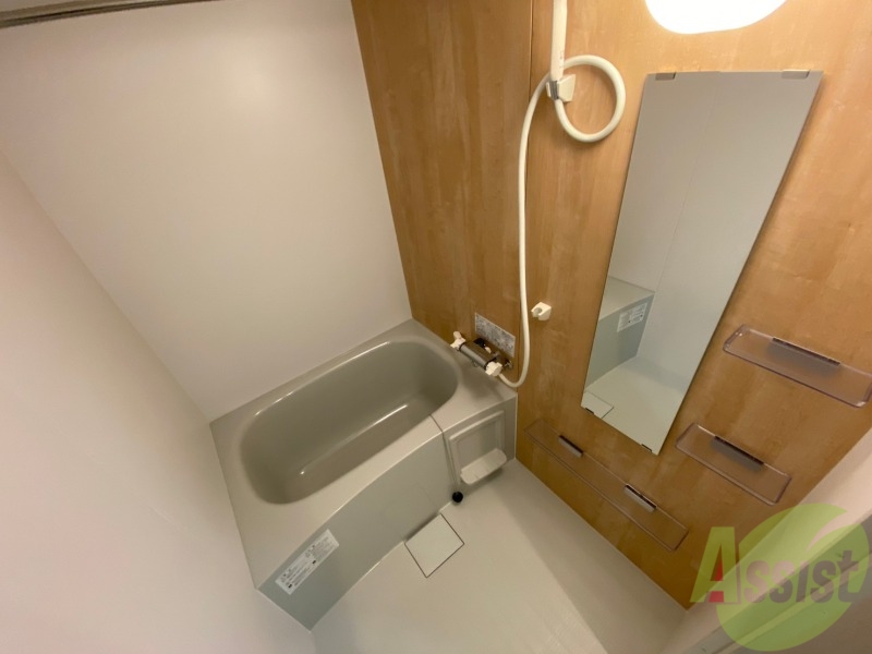 バス・シャワールーム　お風呂になります。一日の疲れを癒してくださいね。