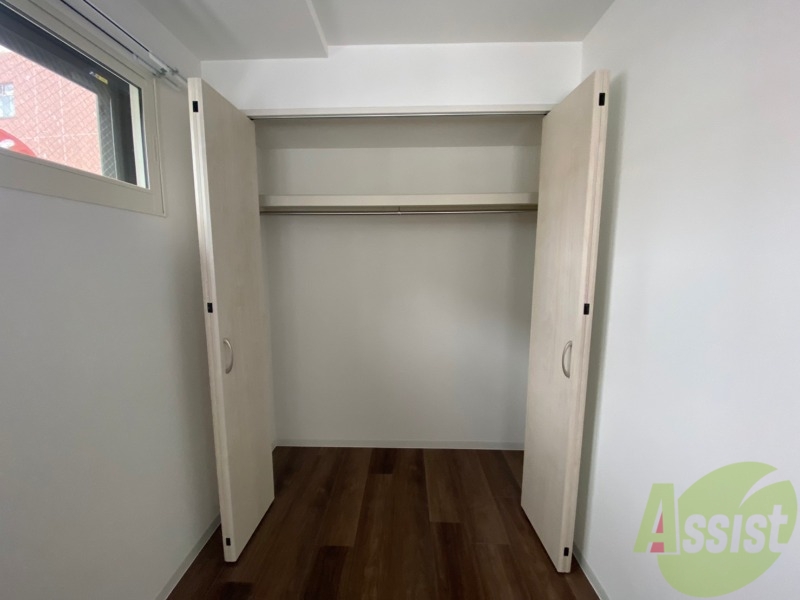 収納　クローゼットは奥行きもあり、荷物が多い方でも安心です。