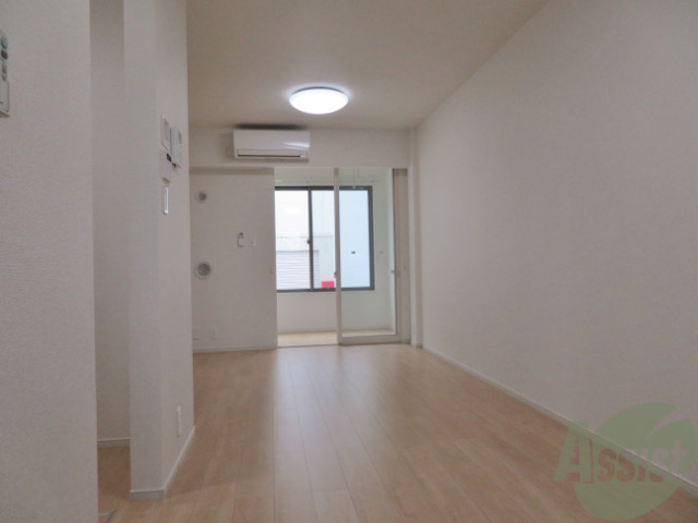 居室・リビング　１１．６帖の洋室です。広々として開放感があります。