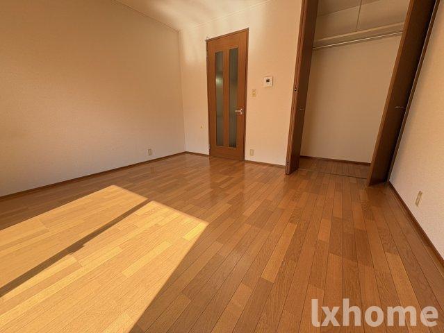 居室・リビング　こちらのリビングで趣味の時間をお楽しみください