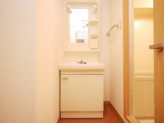 洗面設備　朝の支度はこちらでどうぞ