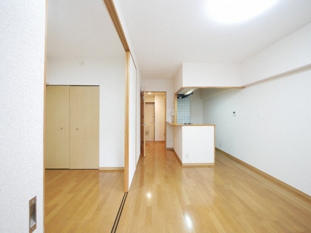 居室・リビング　広々家具の配置がしやすいお部屋です