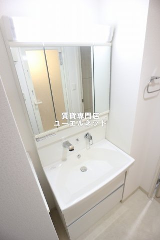 洗面設備　清潔感ある独立洗面台で毎日気持ちよく♪