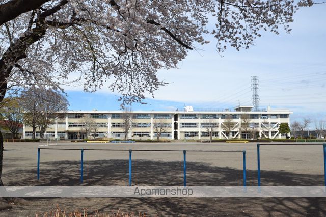 小学校　さくら市立上松山小学校（小学校）まで642m