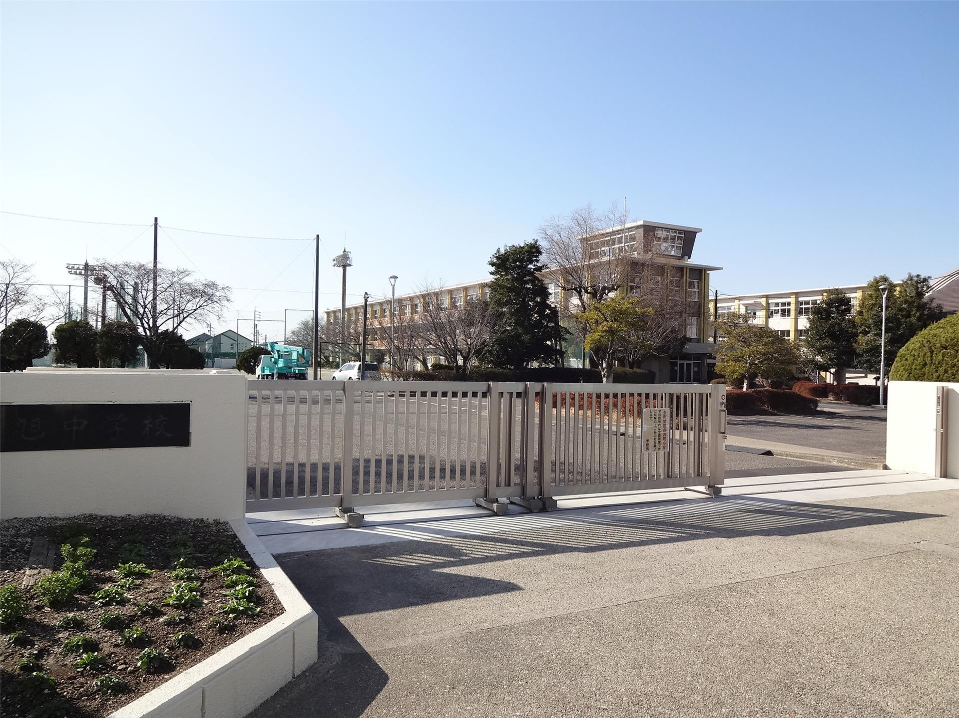 中学校　尾張旭市立旭中学校（中学校）まで374m