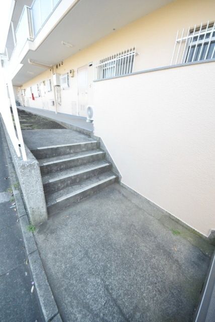 エントランス　★広々としたエントランスです★