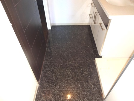 玄関　他室写真