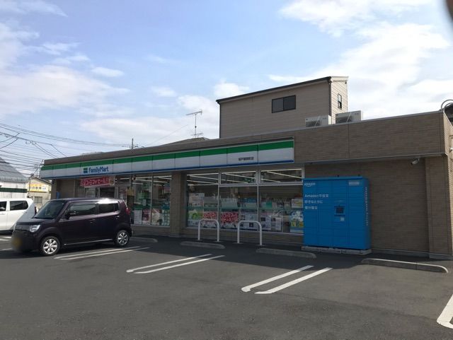 コンビニ　ファミリーマート（コンビニ）まで100m