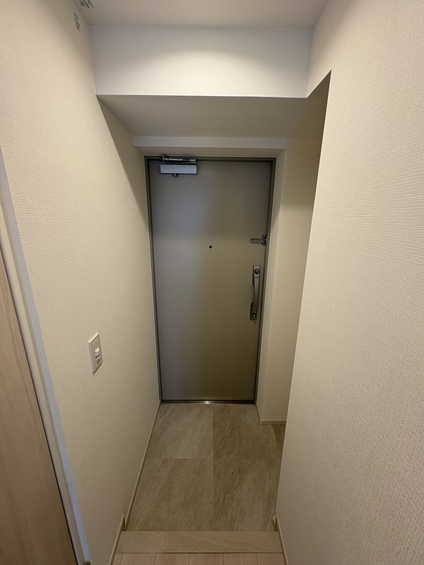 玄関　※別部屋の参考写真です。