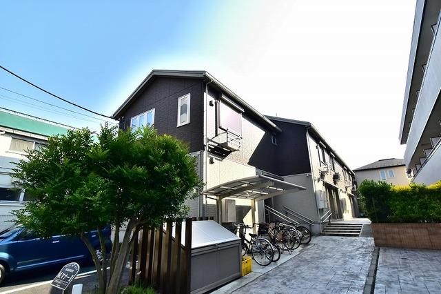 建物外観　駅も近く閑静な住宅街にあります♪