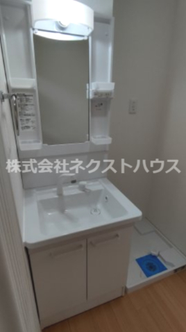 洗面設備　別部屋参考写真です