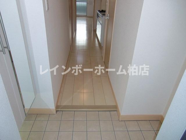 玄関　シューズボックスがあります