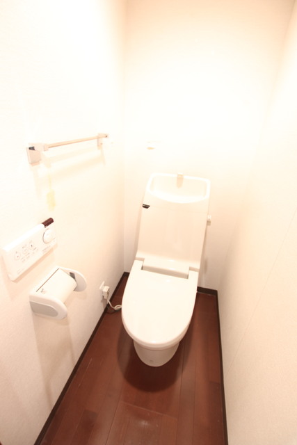 トイレ　快適な洗浄便座のトイレです！