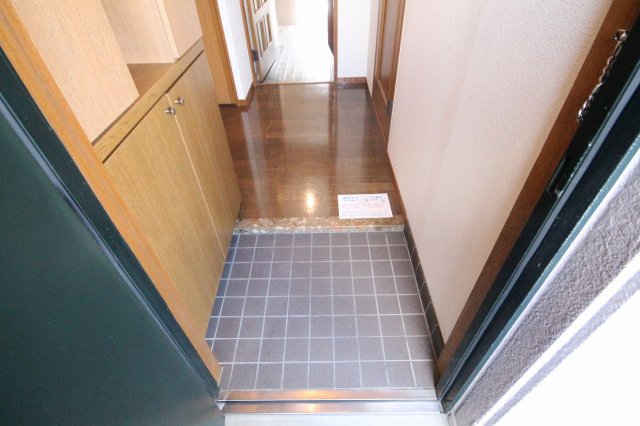 玄関　※写真は類似です