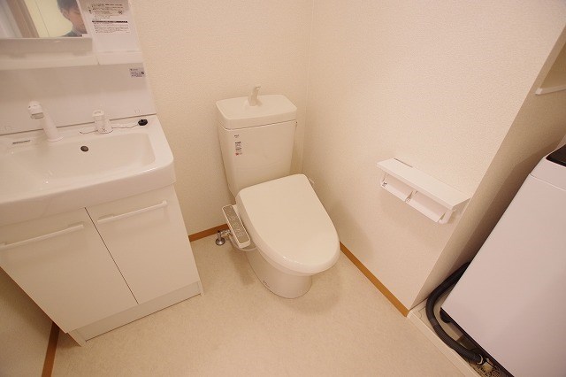 トイレ　※別号室の写真使用中