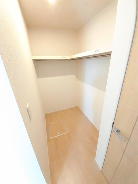 収納　ウォークインクローゼット