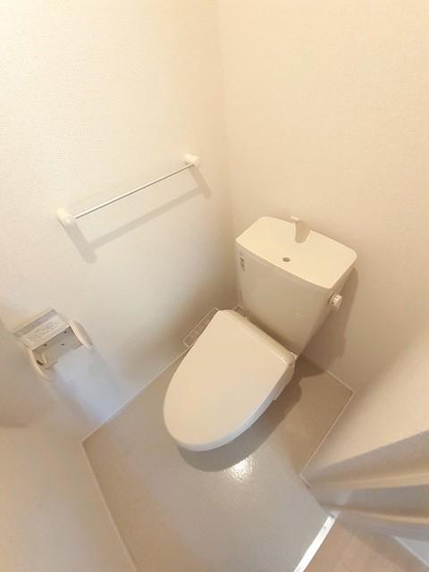 トイレ　温水洗浄便座