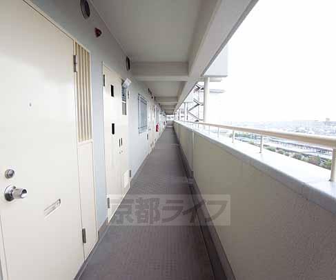 その他共有部分　長く広がる共用部