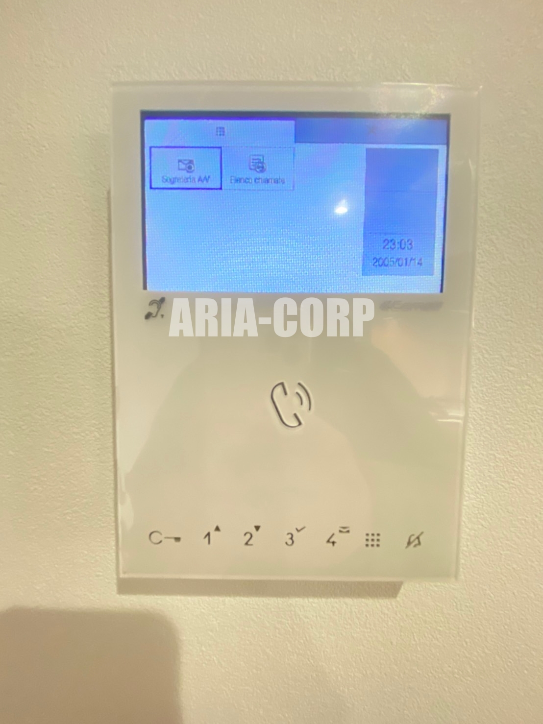 セキュリティ　録画機能付きTVモニターホンで外出時の訪問者も確認できます！