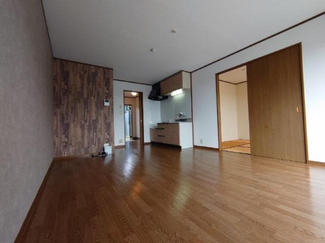 居室・リビング　同じ建物のお部屋のお部屋の写真です。