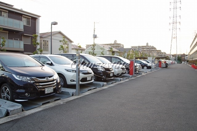 駐車場　☆敷地内駐車場完備☆