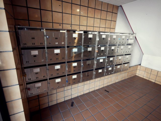 エントランス　落ち着いたエントランスです