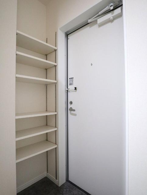 収納　収納　シューズボックス