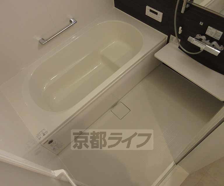 バス・シャワールーム　疲れも取れるバスルームです
