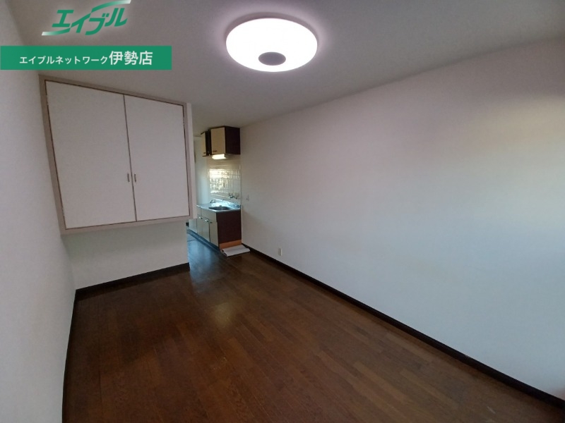 居室・リビング　同物件別部屋の写真