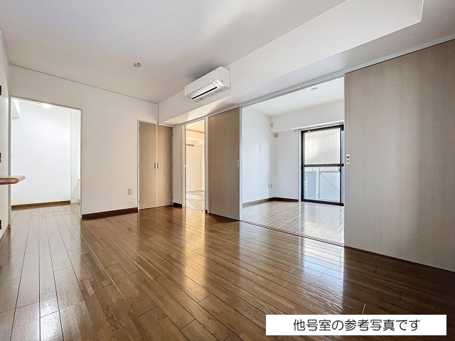 居室・リビング　※他号室の参考写真です