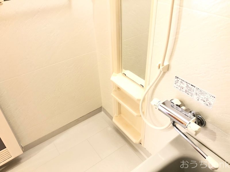 その他　浴室には鏡があります