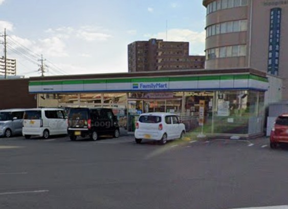 コンビニ　ファミリーマート倉敷老松五丁目店（コンビニ）まで460m
