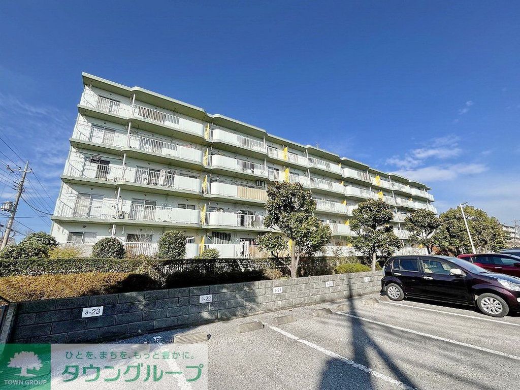 建物外観　駐車場