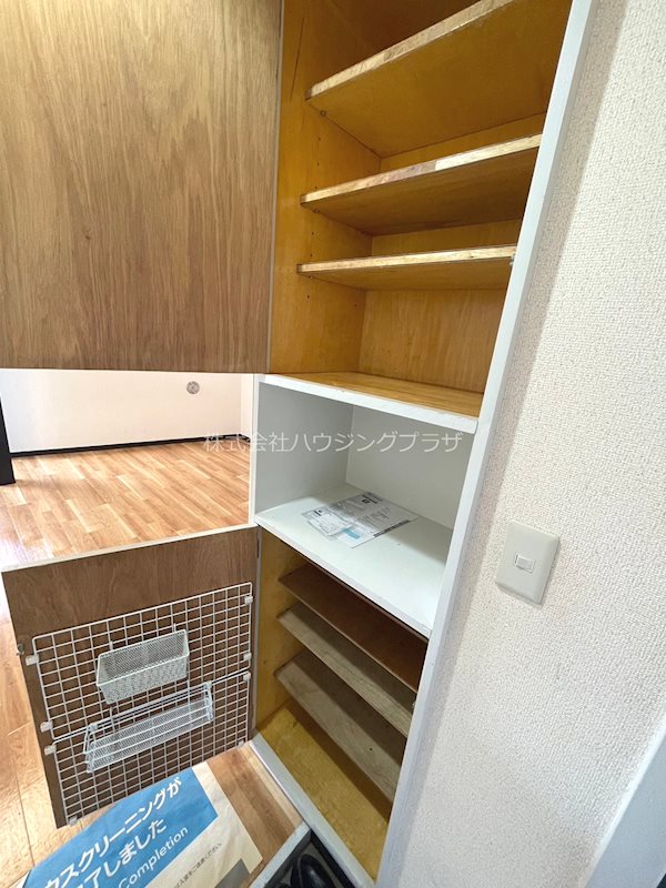 収納　シューズボックス