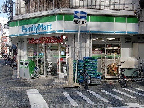 コンビニ　ファミリーマート釣鐘町店（コンビニ）まで353m