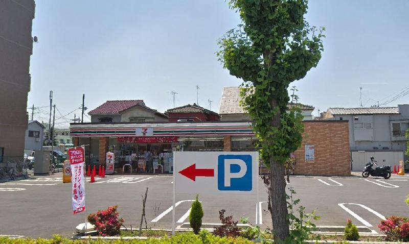 コンビニ　セブン-イレブン 足立六月３丁目店（コンビニ）まで350m