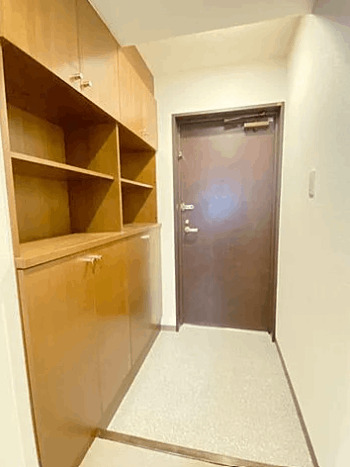 玄関　※別部屋参考写真