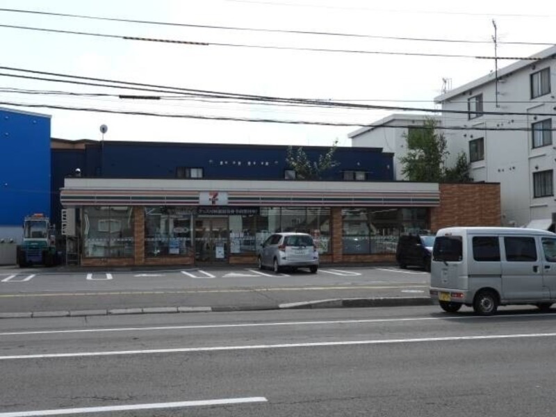 コンビニ　セブンイレブン札幌北39条店（コンビニ）まで428m