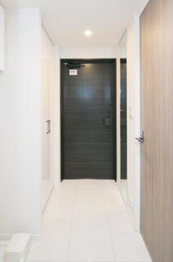 玄関　★《見学予約受け付け中》設備充実のハイグレード賃貸マンショ