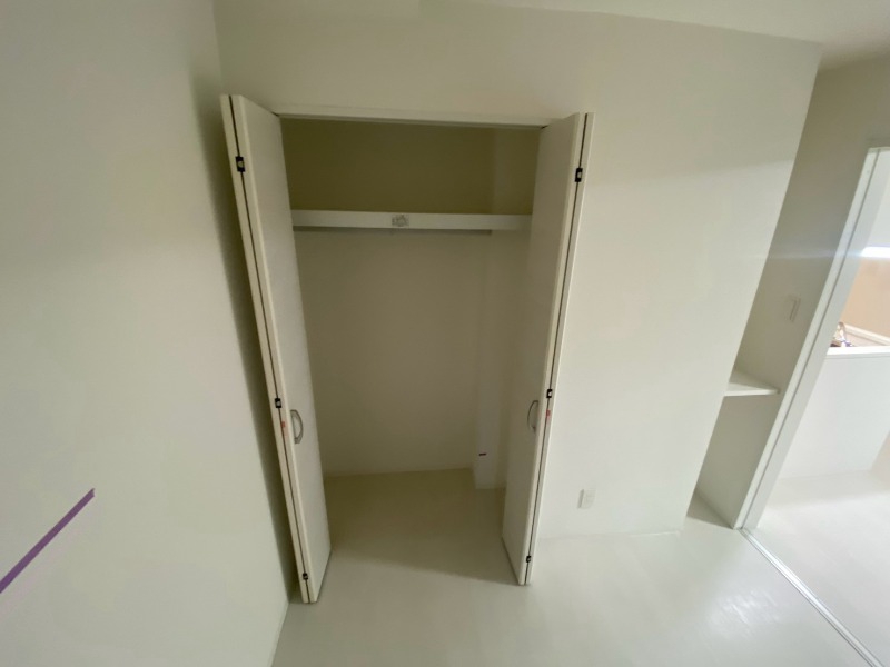 収納　寝室の収納です。部屋がすっきり片付きます。