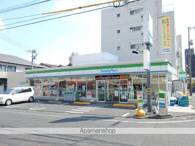 コンビニ　ファミリーマート清輝橋一丁目店（コンビニ）まで164m