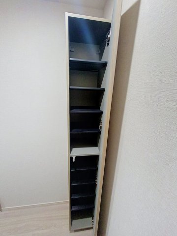 収納　シューズBOX